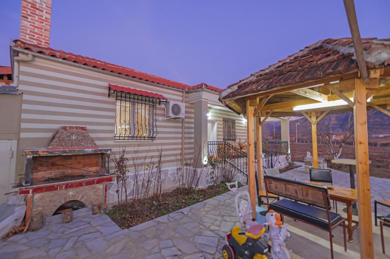 Vila 1 Korce Exterior photo